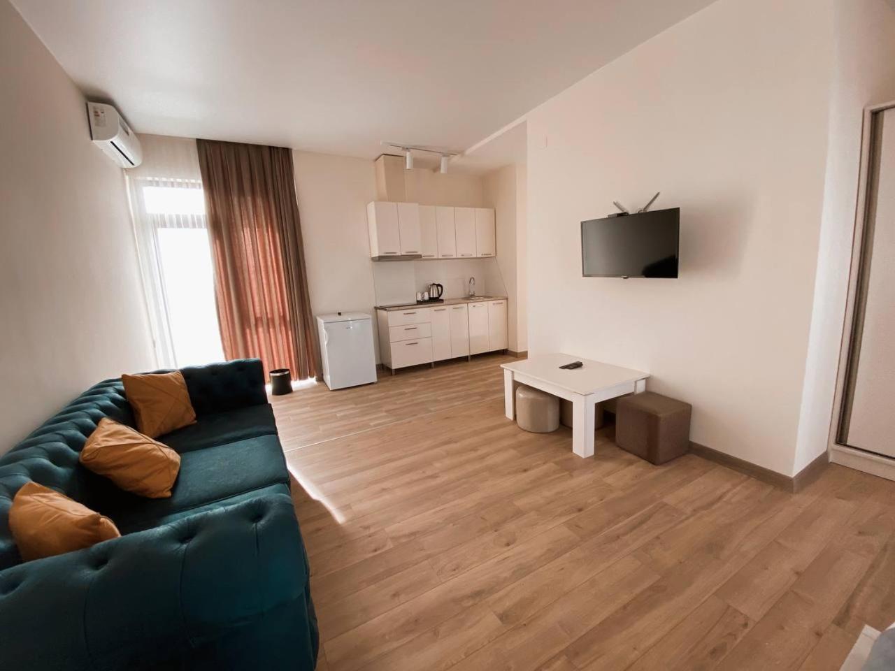 Gg Aparthotel 巴统 外观 照片