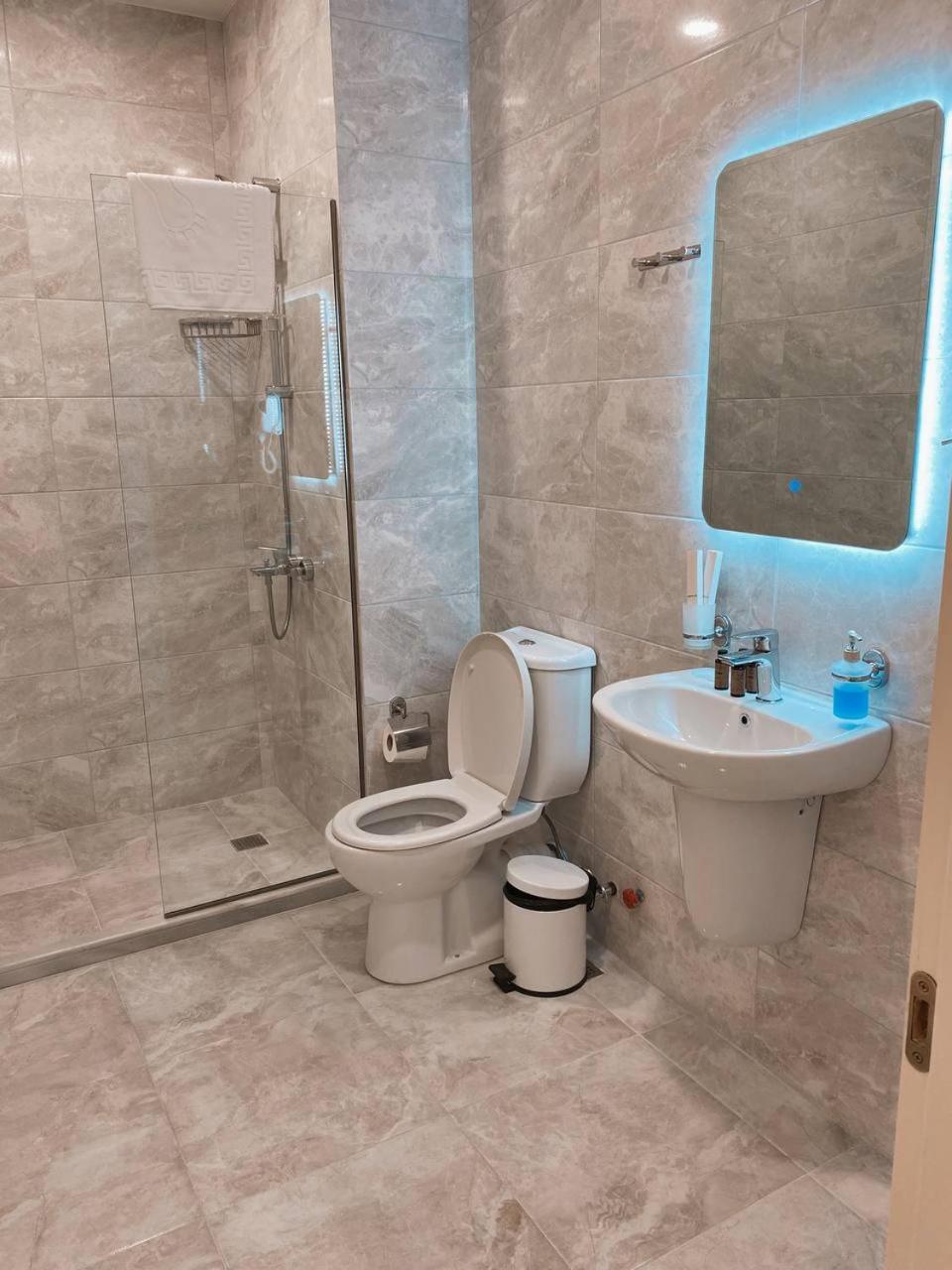 Gg Aparthotel 巴统 外观 照片