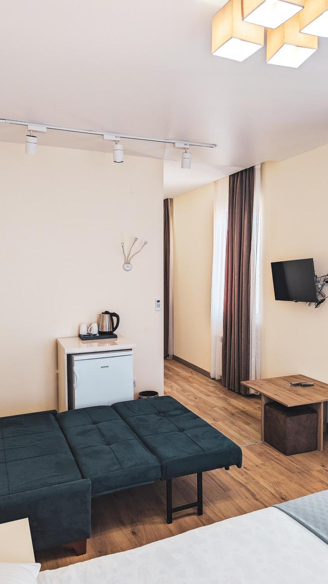 Gg Aparthotel 巴统 外观 照片
