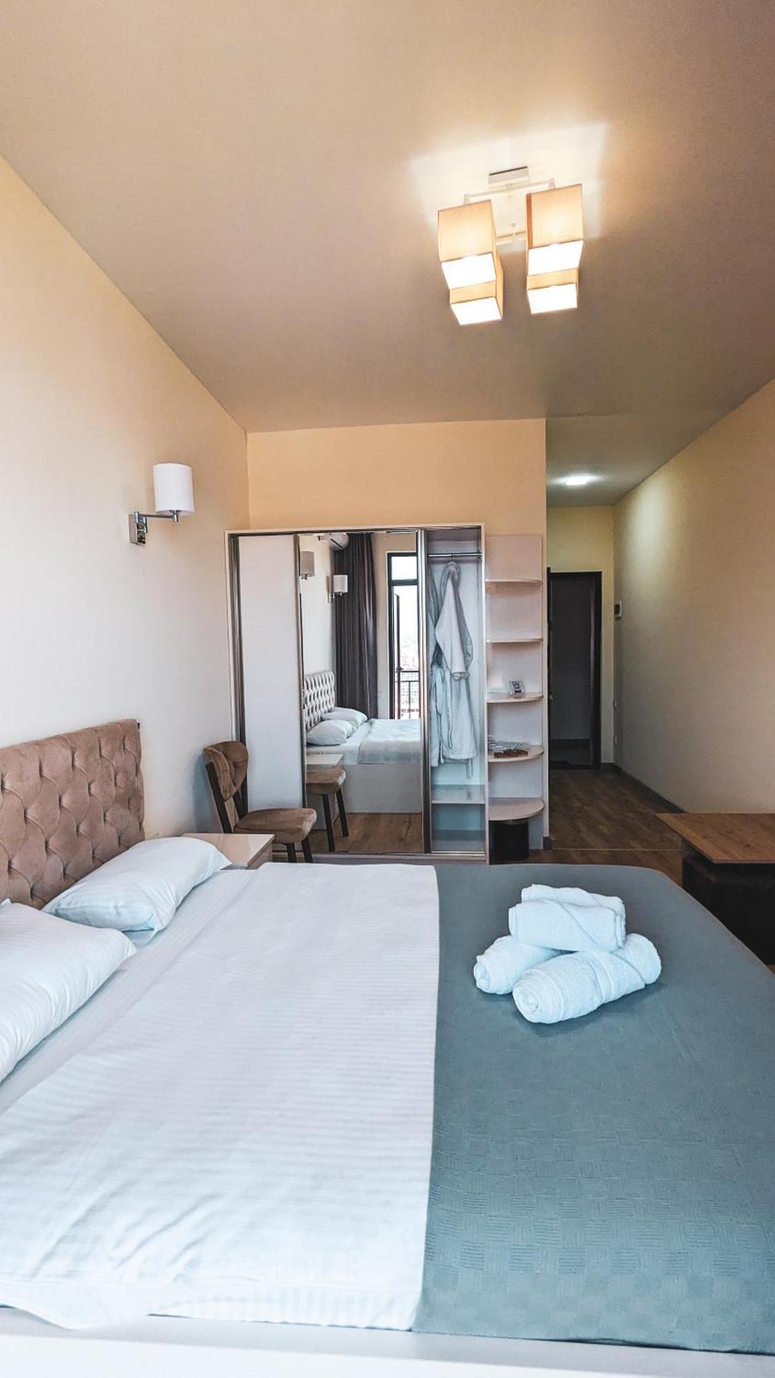 Gg Aparthotel 巴统 外观 照片