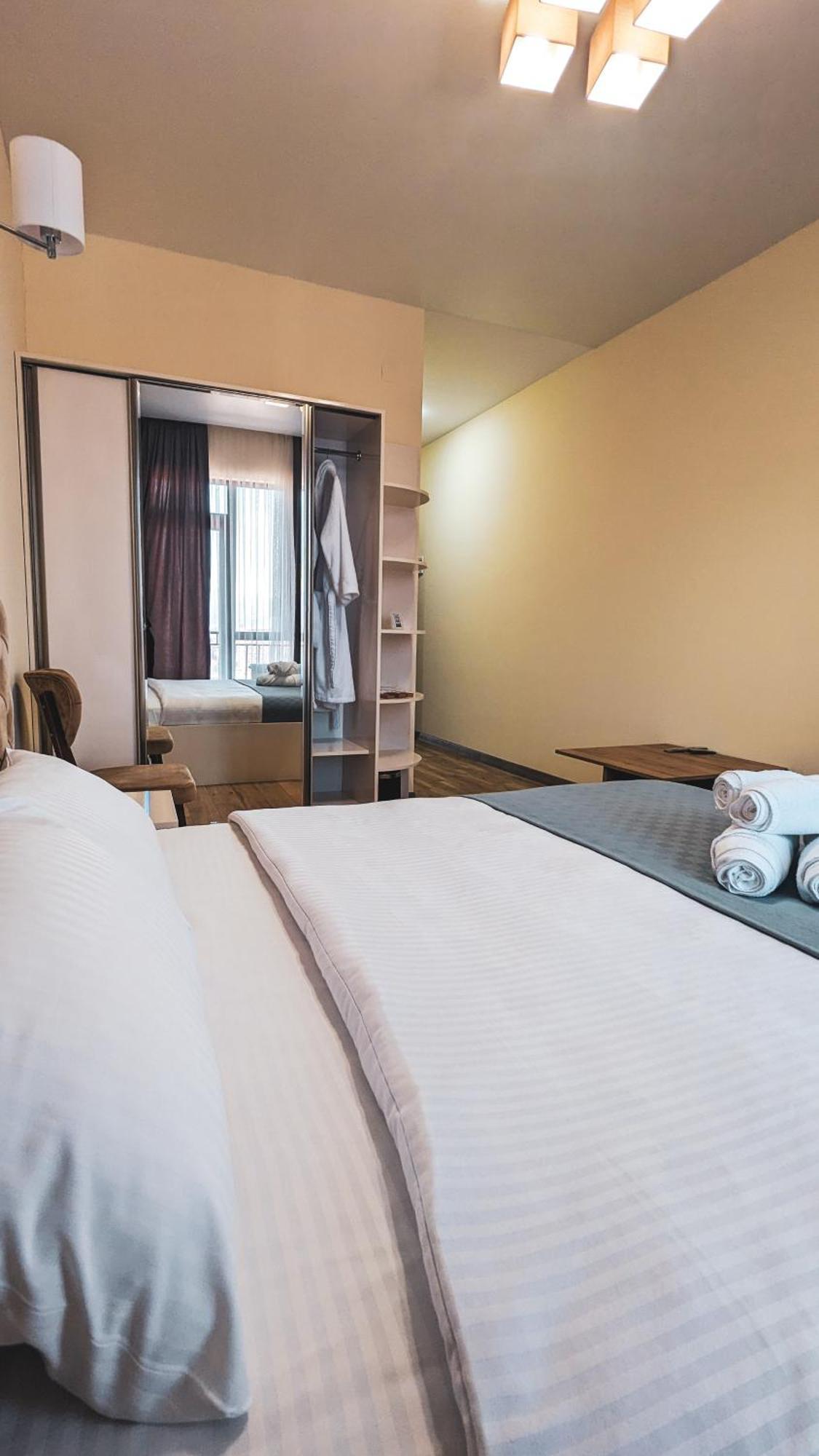 Gg Aparthotel 巴统 外观 照片