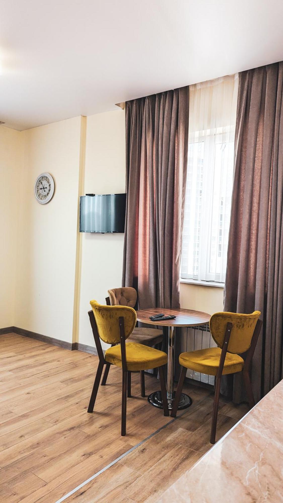 Gg Aparthotel 巴统 外观 照片